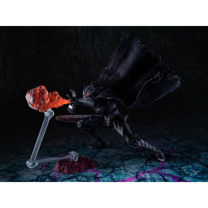 Figura de Guts con Berserker Armor, capa y gran espada - 9