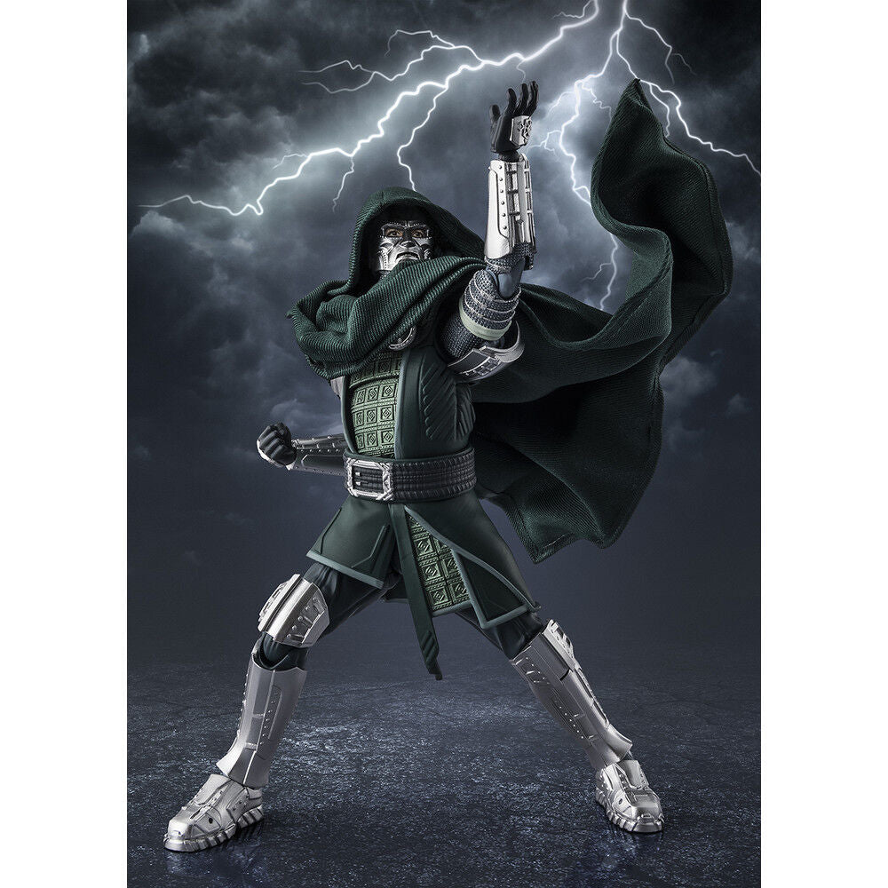 Figura articulada de Doctor Doom con armadura, máscara, capucha y capa oscura - 3