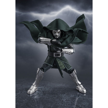 Figura articulada de Doctor Doom con armadura, máscara, capucha y capa oscura - 4