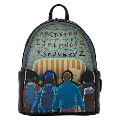 Mochila Loungefly de Stranger Things con abecedario y cuatro personajes
