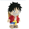 Peluche de Luffy de One Piece con chaleco rojo y fajín amarillo