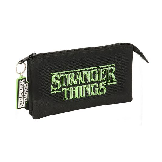 Portatodo triple negro SAFTA de Stranger Things con logotipo verde