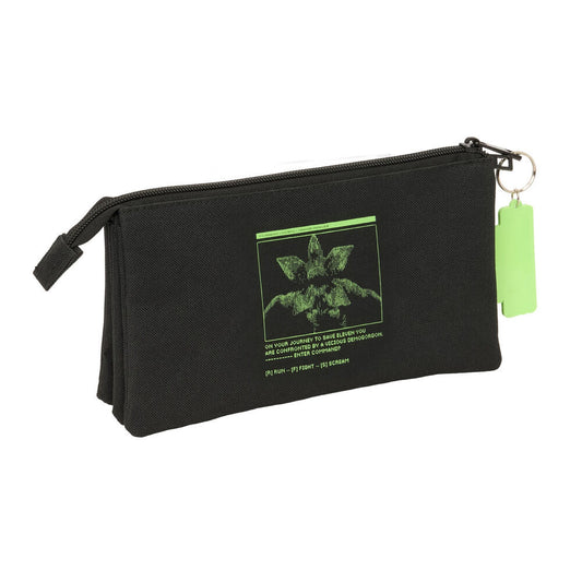 Portatodo triple negro SAFTA de Stranger Things con logotipo verde - 3