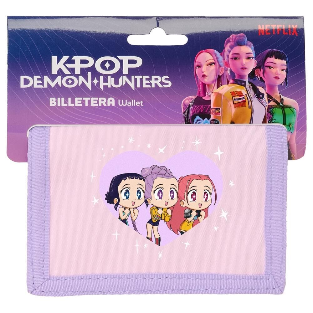 Cartera lila chibi de Kpop Demon Hunters con tres personajes