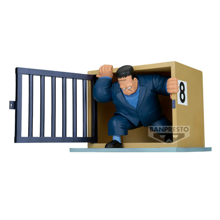 Figura Banpresto de Android 8 en una celda con puerta de barrotes abierta
