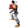 Figura Grandista de Ryu de Street Fighter con uniforme blanco y guantes rojos