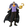 Figura de Crocodile de One Piece con abrigo y gancho dorado