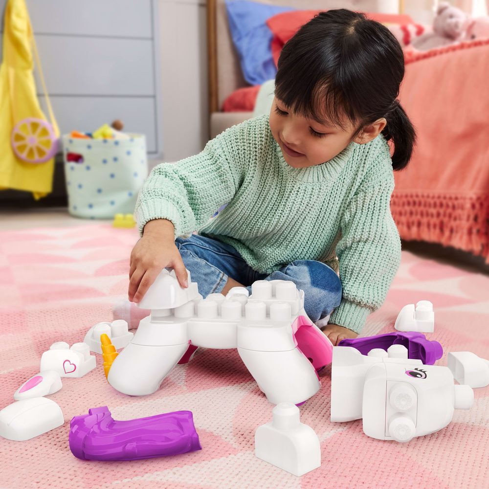 Unicornio MEGA Bloks blanco y rosa con cuerno dorado y ruedas - 4