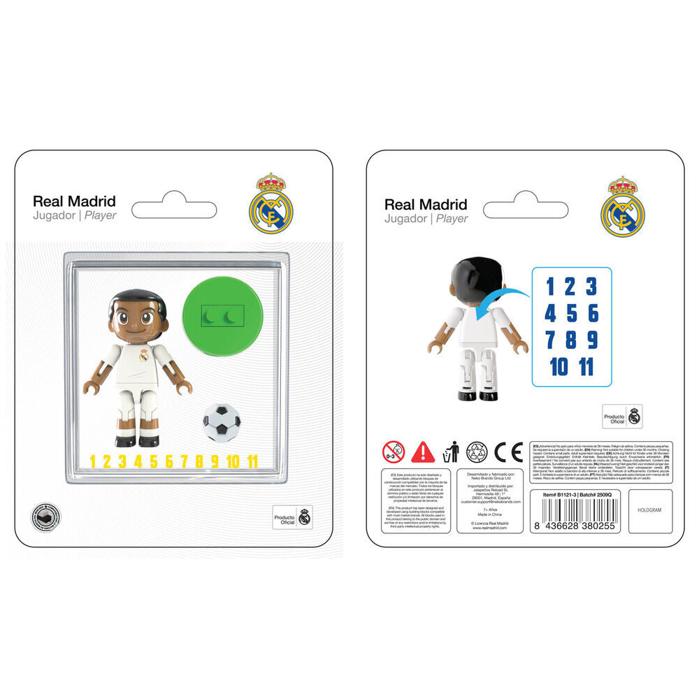 Figura NEKO de jugador del Real Madrid con balón y pegatinas numéricas