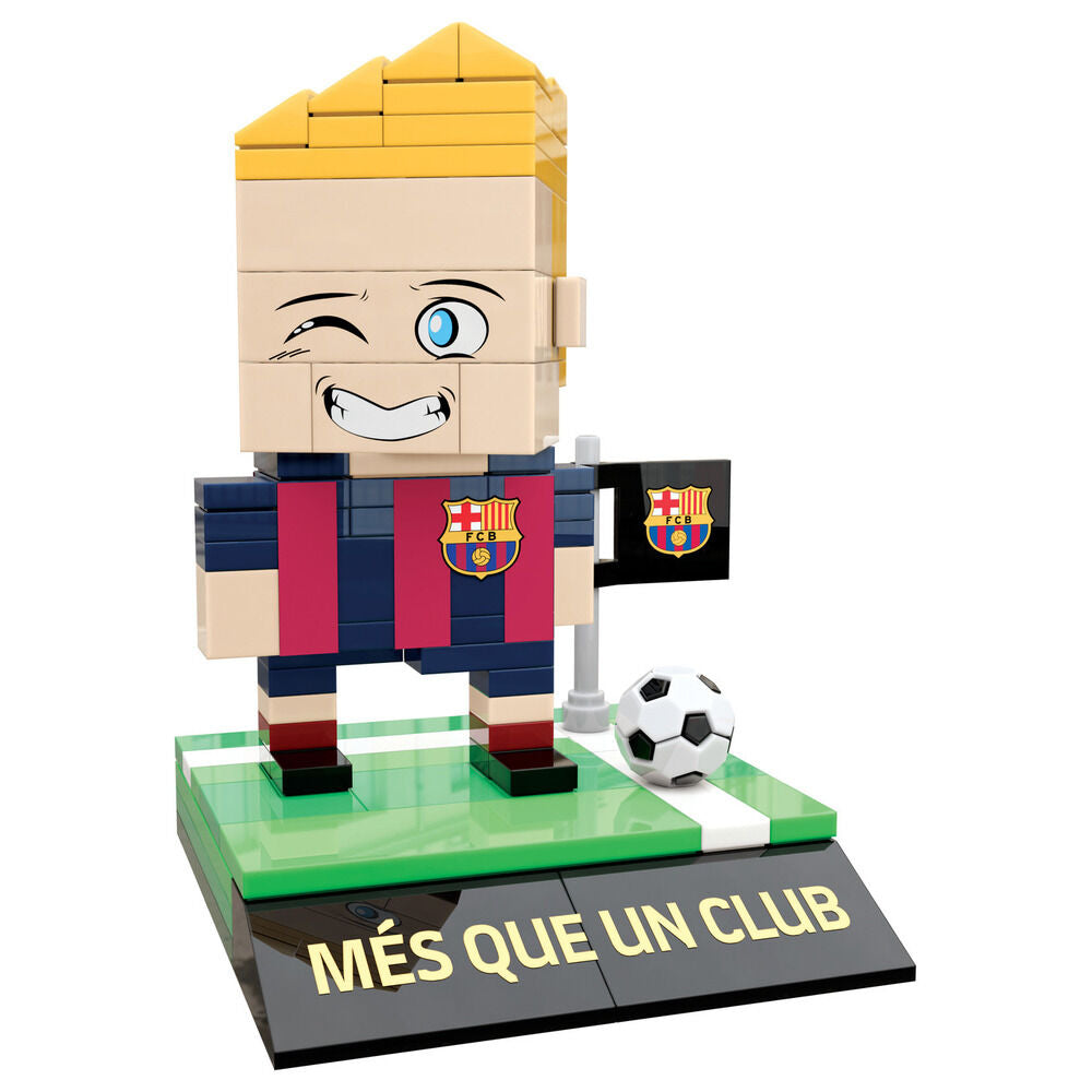 Jugador del FC Barcelona construido con bloques NEKO y accesorios - 4