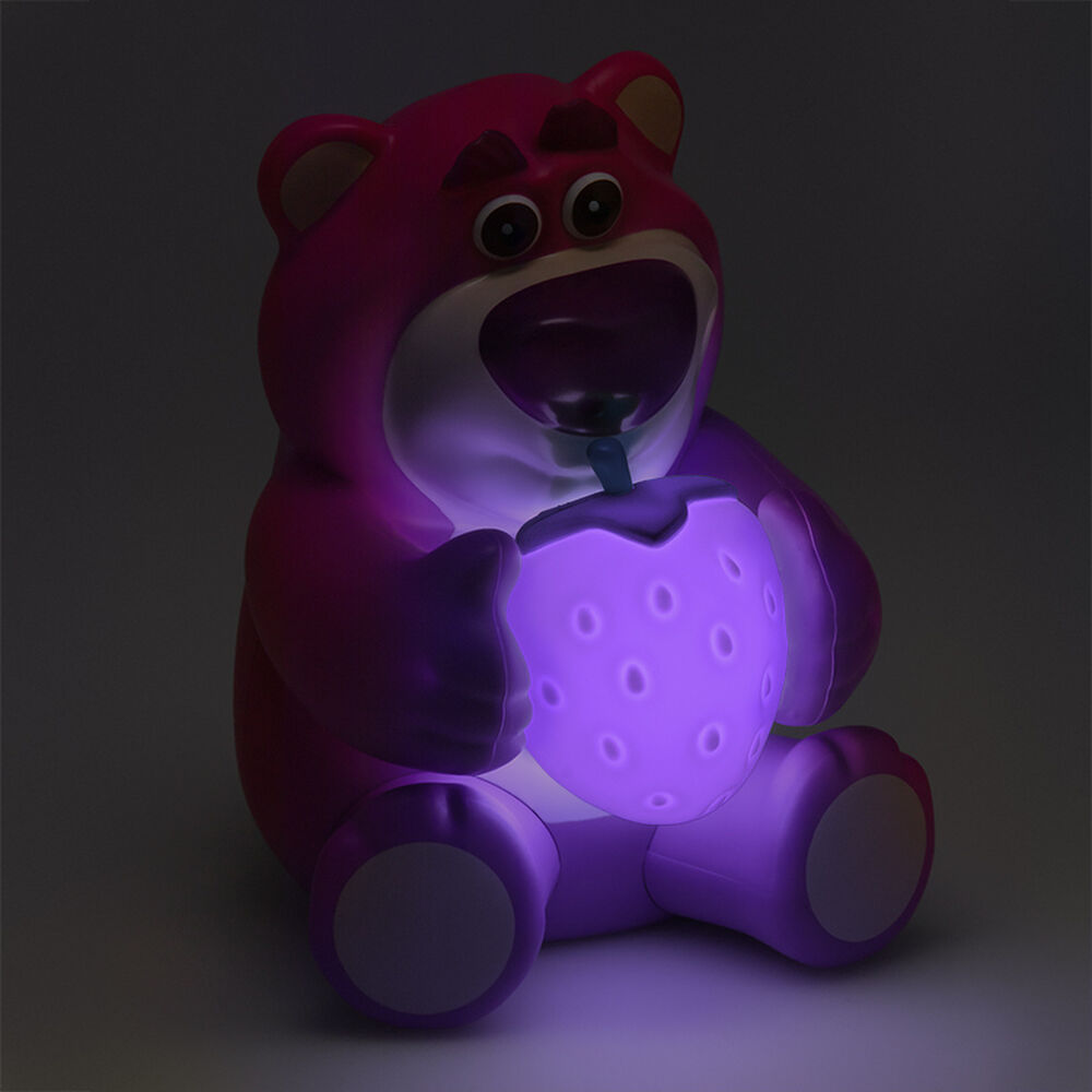 Lámpara quitamiedos de Lotso de Toy Story abrazando una fresa - 2