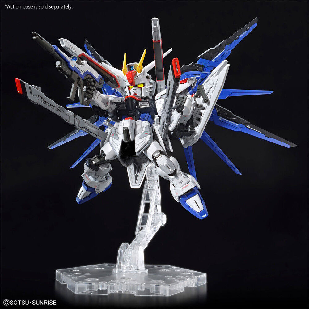 Maqueta MGSD ZGMF-X10A Freedom Gundam en blanco, azul y rojo - 2