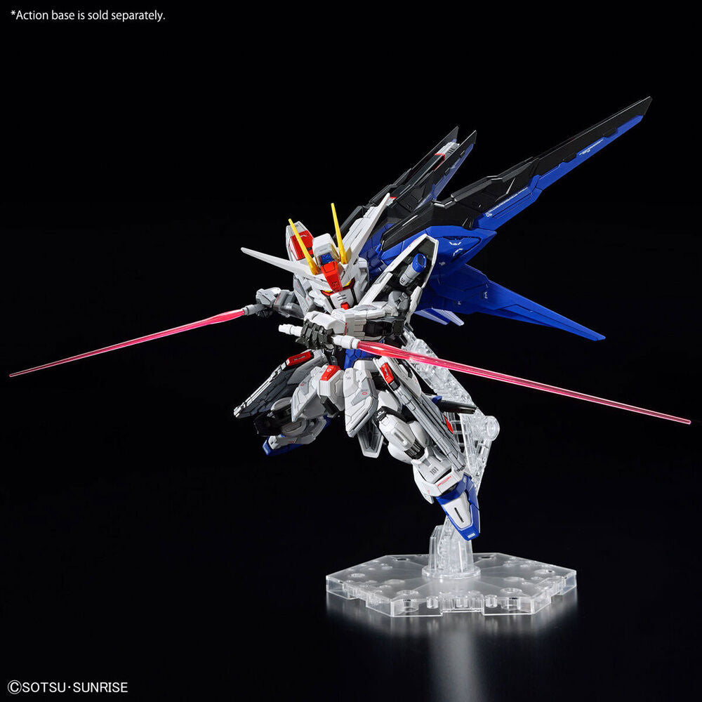 Maqueta MGSD ZGMF-X10A Freedom Gundam en blanco, azul y rojo - 13
