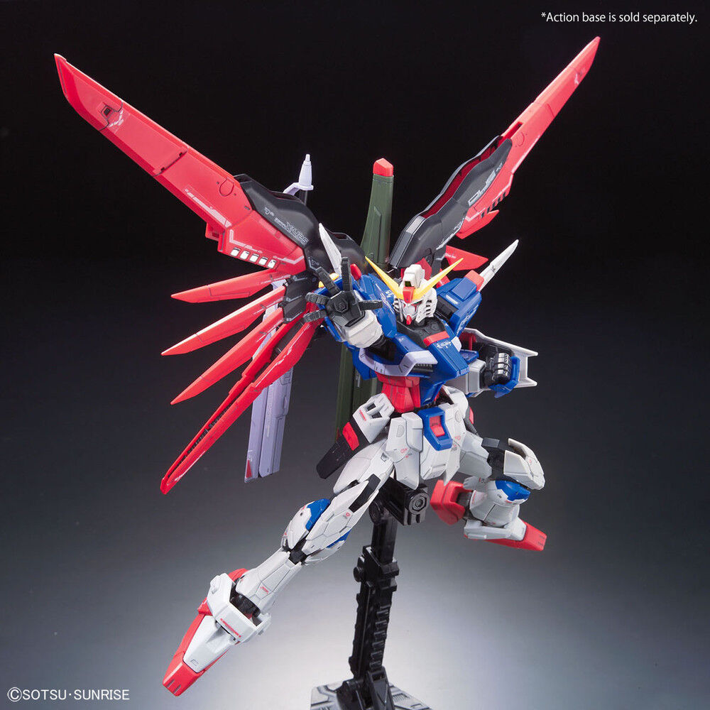 Maqueta RG 1/144 Destiny Gundam de BANDAI HOBBY en rojo, blanco y azul - 6