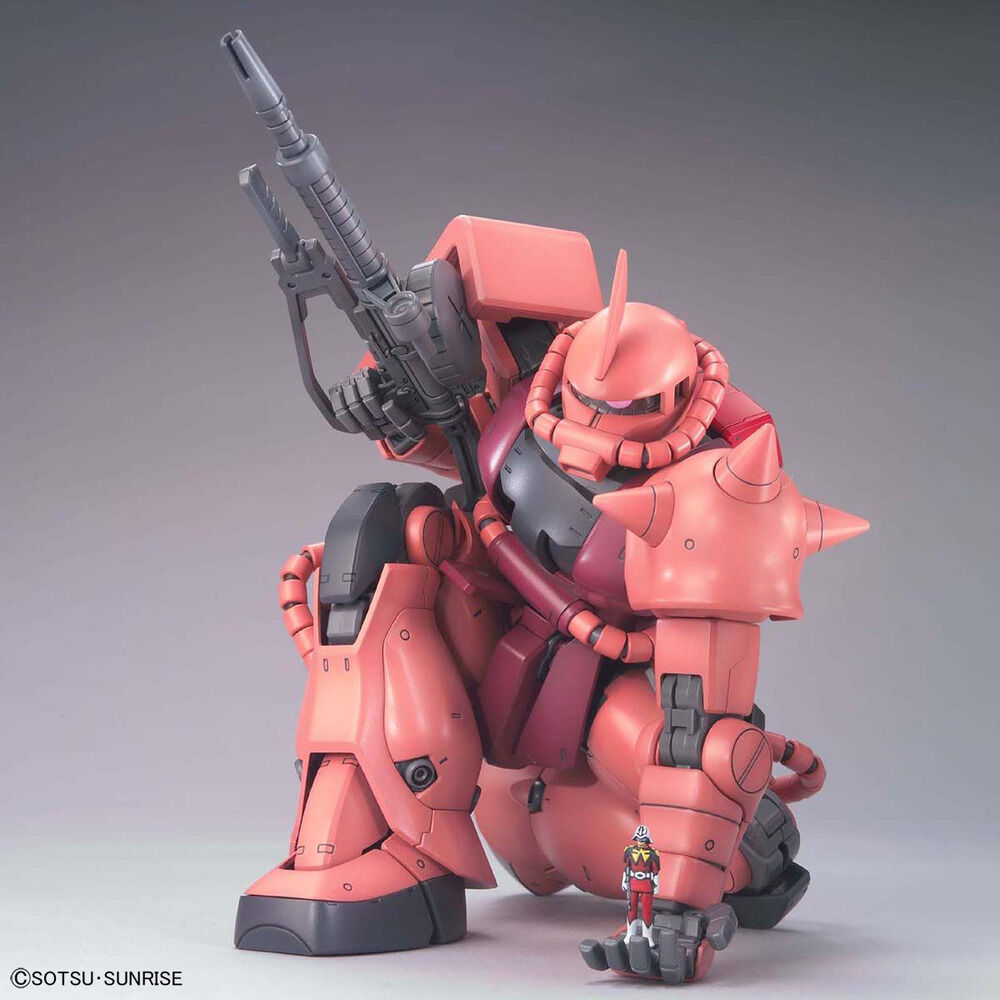 Maqueta MG 1/100 Zaku II de Char Aznable en tonos rojos con cañón largo - 4