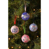 Set de cuatro bolas de Navidad de Stitch Disney en un árbol