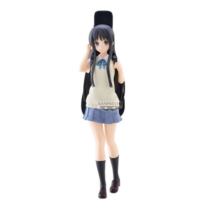 Figura Banpresto de Mio Akiyama de K-ON!! con uniforme escolar