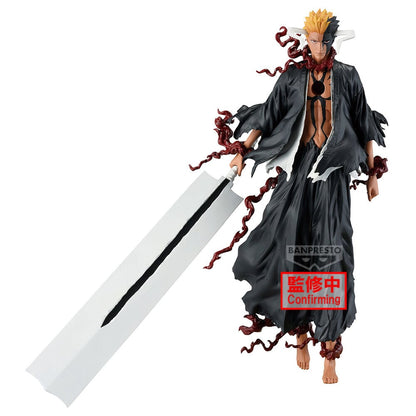 Figura de Ichigo Kurosaki de Bleach con espada blanca y cadenas rojas