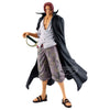 Figura de Shanks de One Piece con capa negra y espada