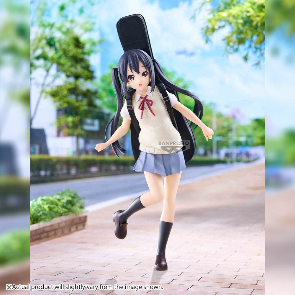 Figura de Azusa Nakano de K-ON!! con uniforme escolar y estuche negro - 2