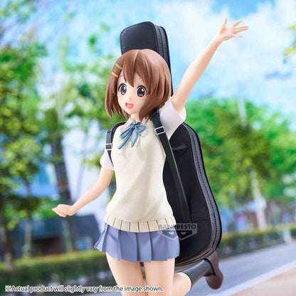 Figura de Yui Hirasawa de K-ON!! con estuche negro - 3