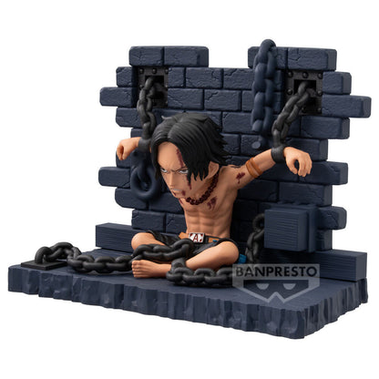 Figura de Portgas D. Ace encadenado frente a un muro de Impel Down - 2