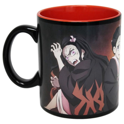 Taza negra de Nezuko Kamado de Demon Slayer con interior rojo